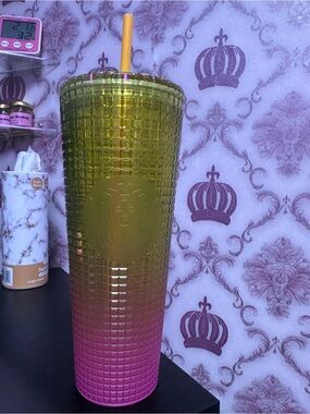 NEW  Starbucks Summer 2022 Tumbler Neon Yellow and Pink Ombre Grid 24oz